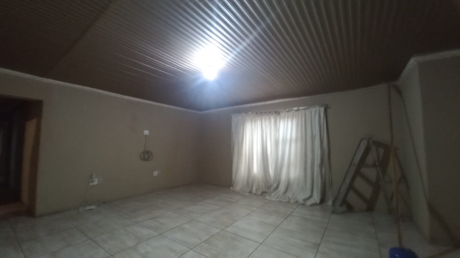 To Let 4 Bedroom Property for Rent in Blomanda Free State